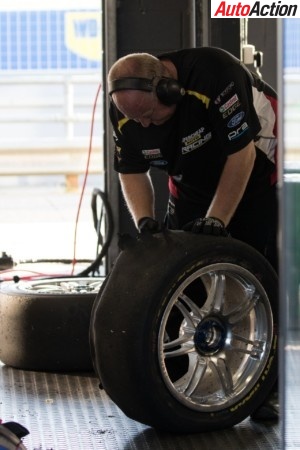 Teams investigating tyre issues - Photo: Rhys Vandersyde