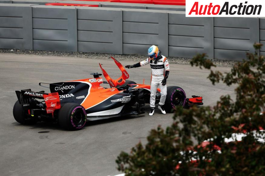 Fernando Alonso suffered a technical issue in FP1 - Photo: LAT