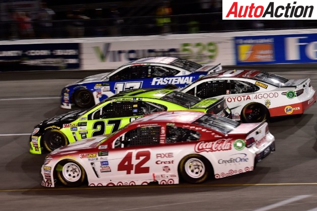 Four wide as Kyle Larson takes the NASCAR win in Richmond - Photo: LAT