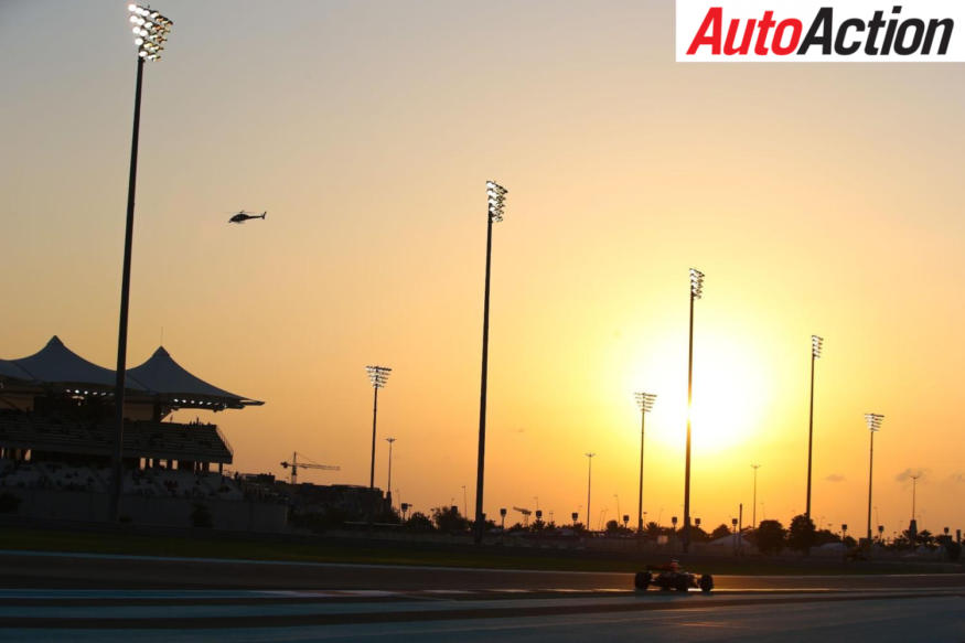 Daniel Ricciardo driving into the sunset in Abu Dhabi - Photo: LAT