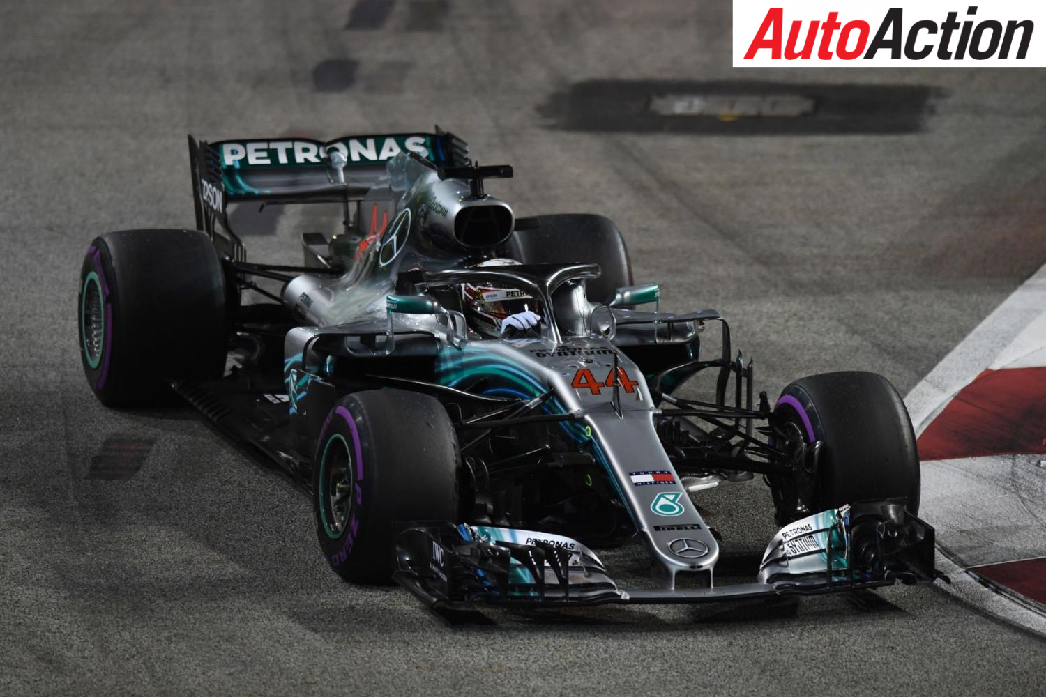 Lewis Hamilton set a "magic" lap time to claim Singapore Grand Prix pole - Photo: Suttons Images
