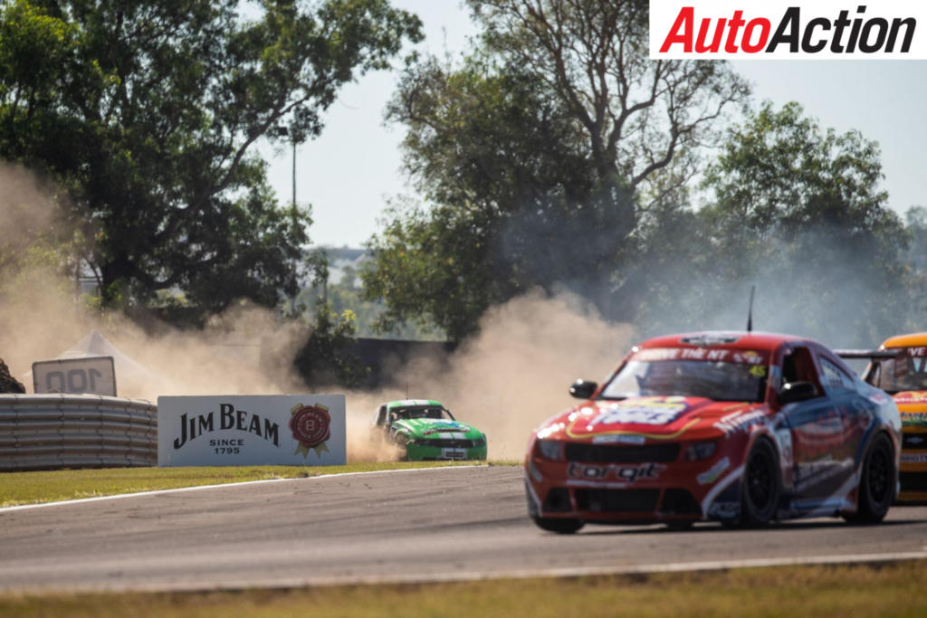 Grant Thompson crash heavily in the opening race - Photo: InSyde Media
