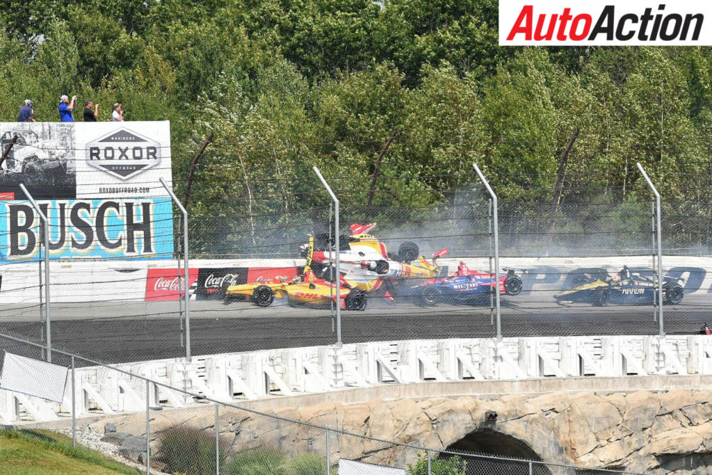 A multi-car accident on the opening lap delayed the race by 45 minutes - Photo: LAT