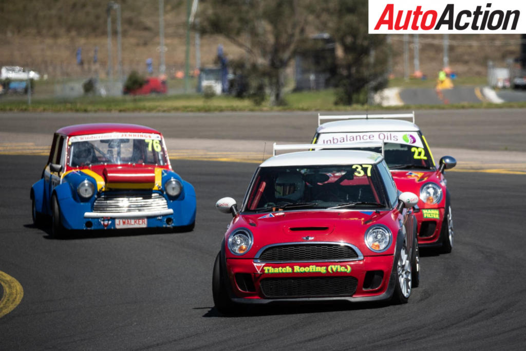 The battle for the lead in Mini Challenge - Photo: InSyde Media