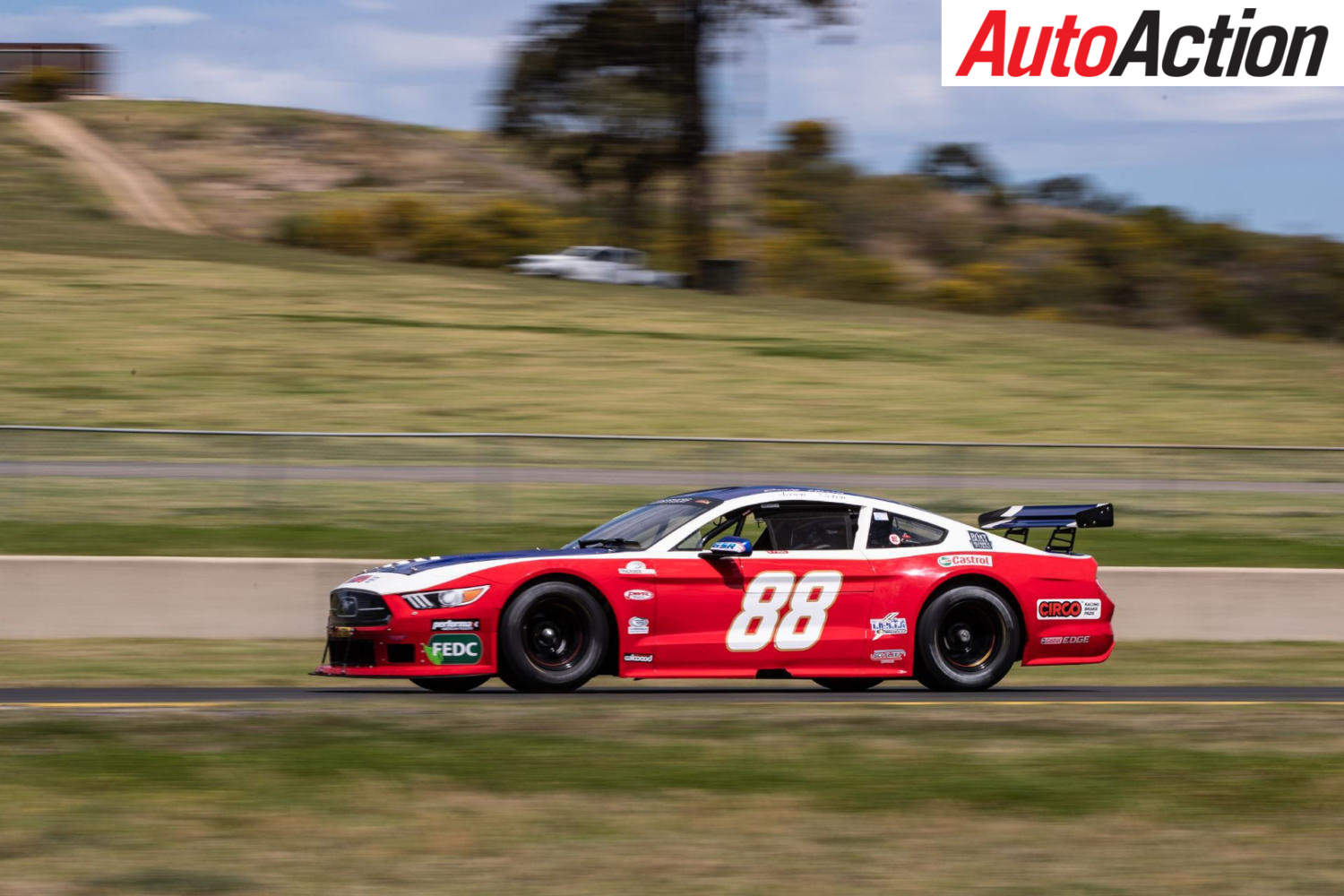 Aaron Seton dominated TA2 at Sydney Motorsport Park - Photo: InSyde Media