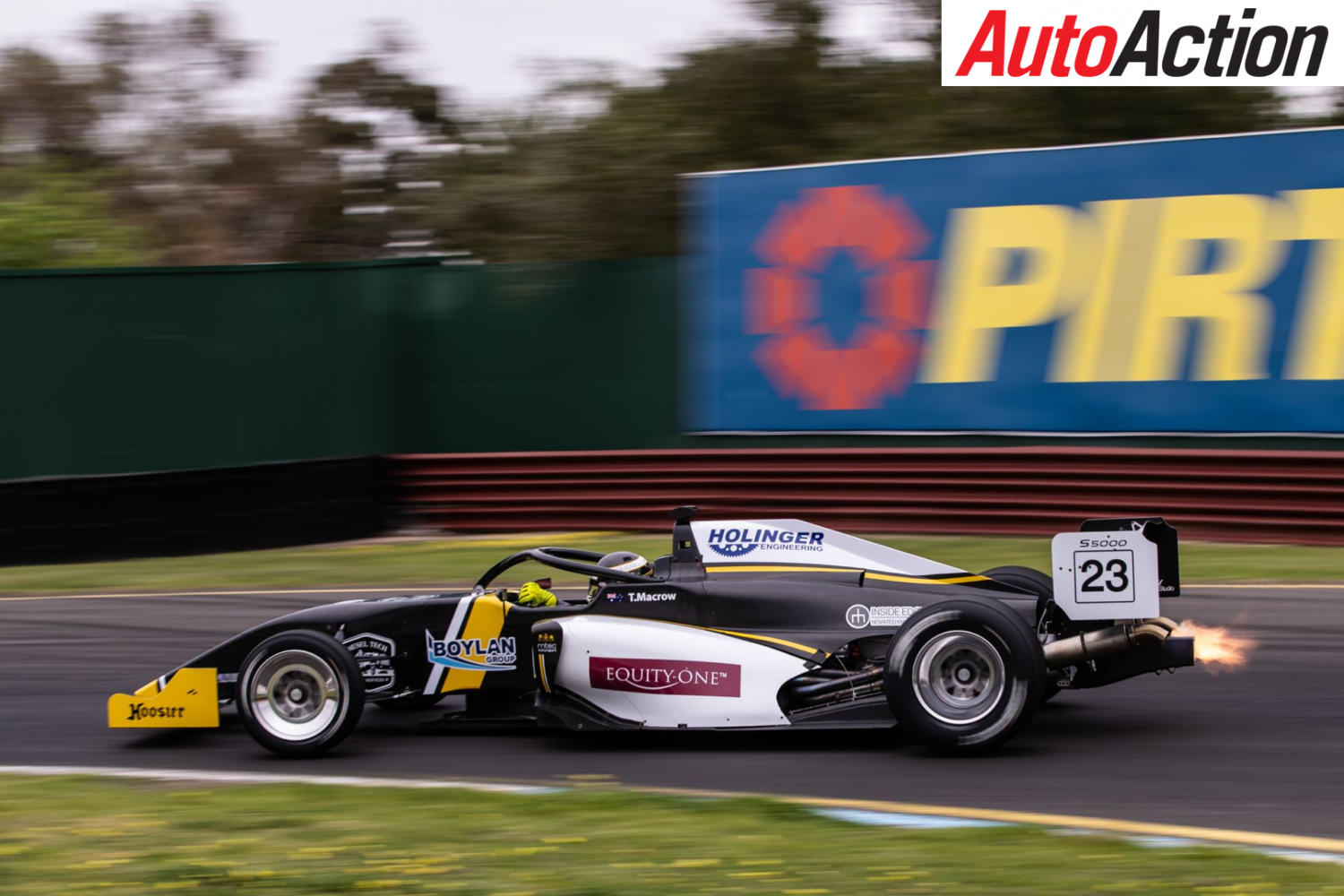 MACROW TAKES FIRST S5000 VICTORY - Auto Action