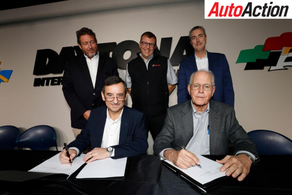 Pierre Fillon (ACO) and Jim France (IMSA) sign documents introducing the LMDh category - Photo: LAT