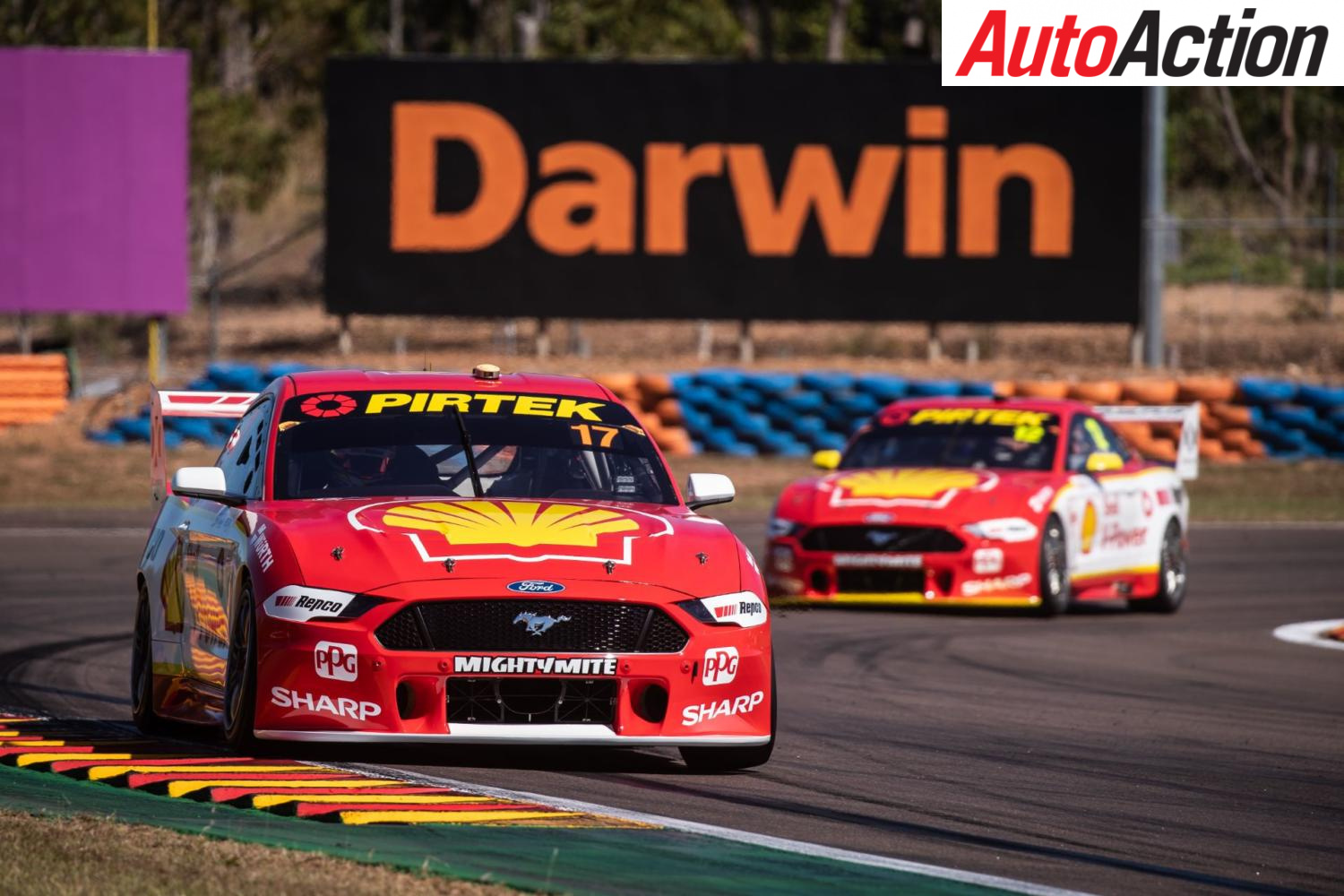 DARWIN ON THE EDGE - Auto Action