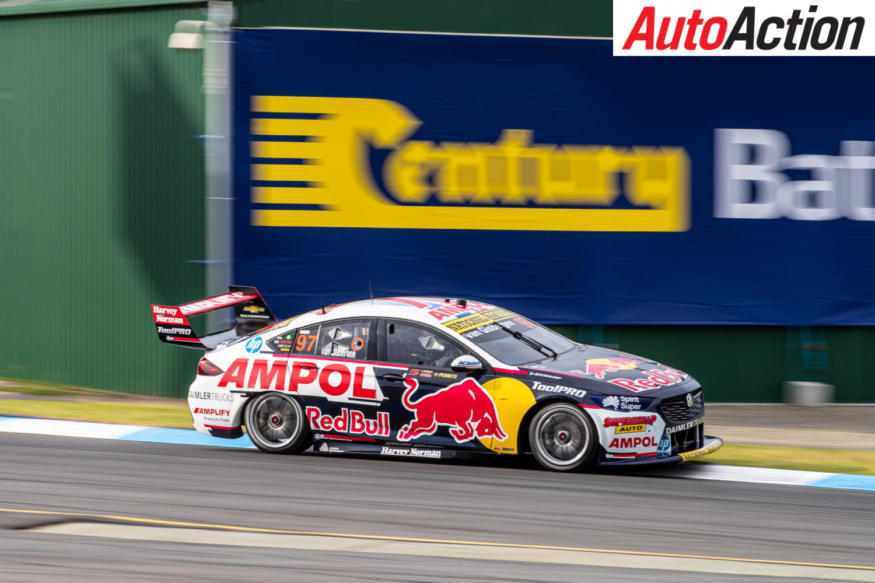 Shane van Gisbergen charges to victory - Image: InSyde Media