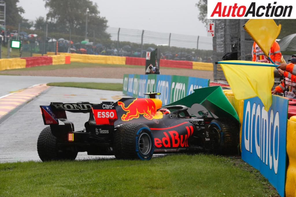 Sergio Perez crash on the way to the grid - Image: Motorsport Images