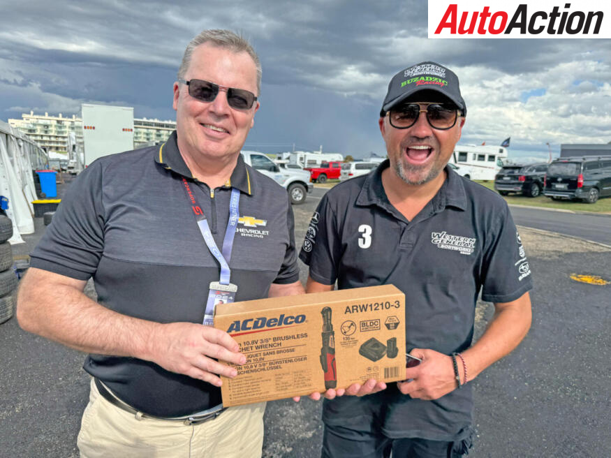 ACDelco’s Chris Payne awards ‘The Trophy Race’ winner, Danny Buzadzic, with his award. Image: BRUCE WILLIAMS