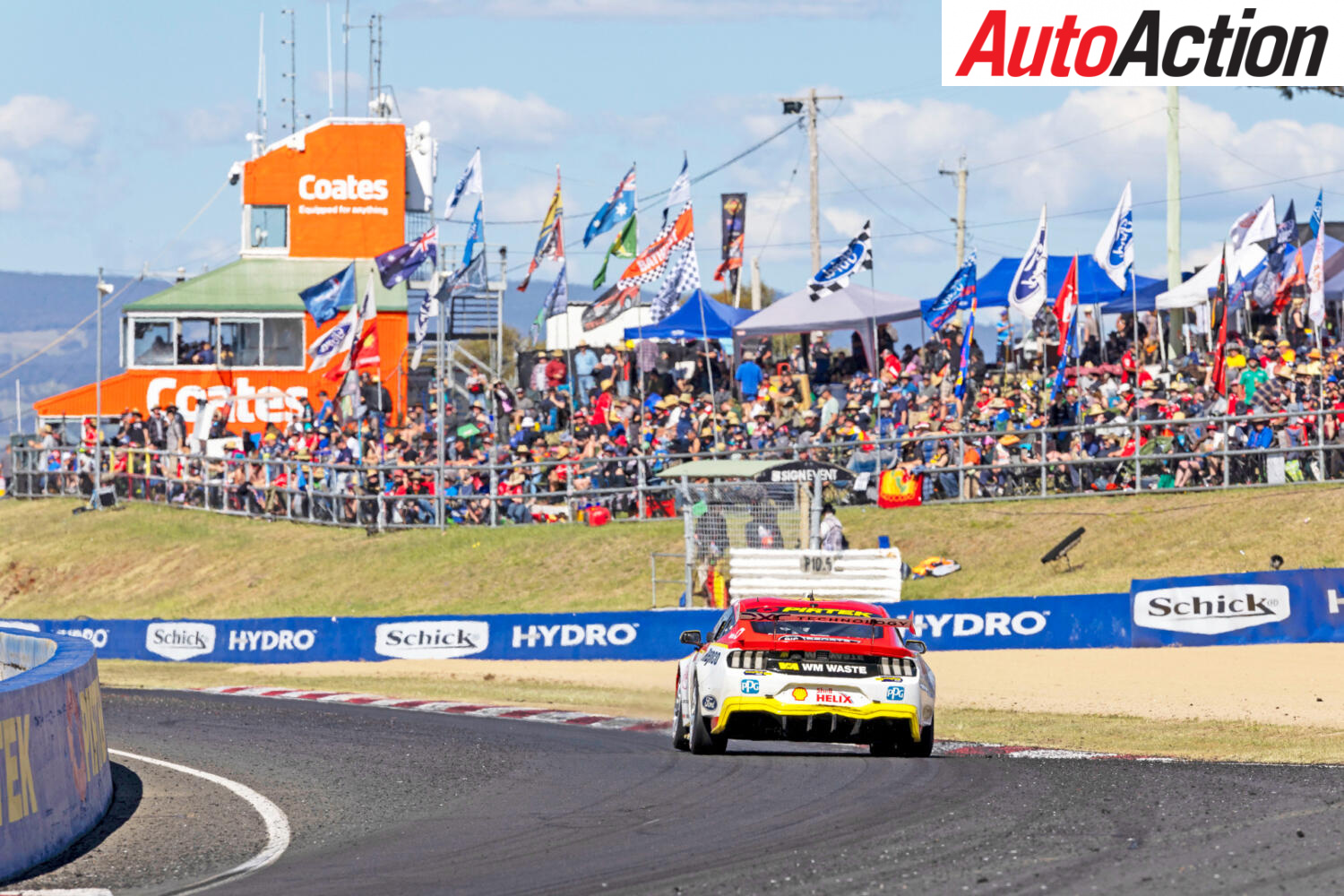 MOUNT PANORAMA CIRCUIT, AUSTRALIA - OCTOBER 08: Anton De Pasquale, Shell V-Power Racing, Ford Mustang at Mount Panorama Circuit on Sunday October 08, 2023 in Bathurst, Australia. Photo by Mark Horsburgh / LAT Images