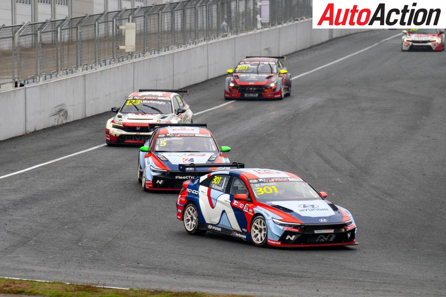 Brown battles hard against the best - Auto Action