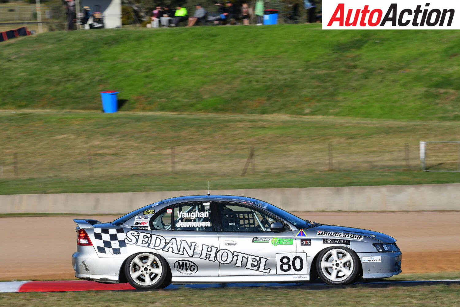 Bathurst 6 Hour supports: Vaughan smashes the Saloon Cars - Auto Action