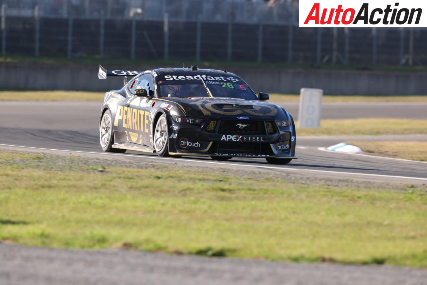 Allen Gordon Racing Allen withstands pressure to take stunning maiden win - Auto Action