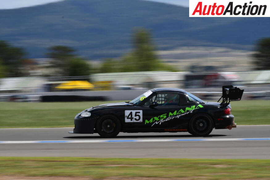 Father-daughter combo to chase Sydney 300 glory