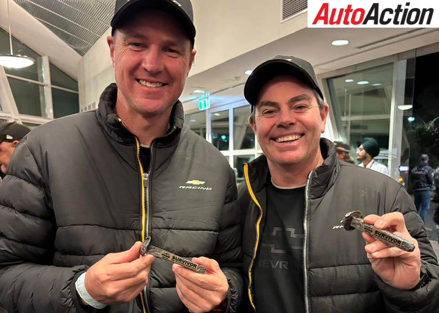 Craig Lowndes i Dale Moscatt slave svoju pobjedu u produkcijskoj klasi na Finke Desert Race 2026.